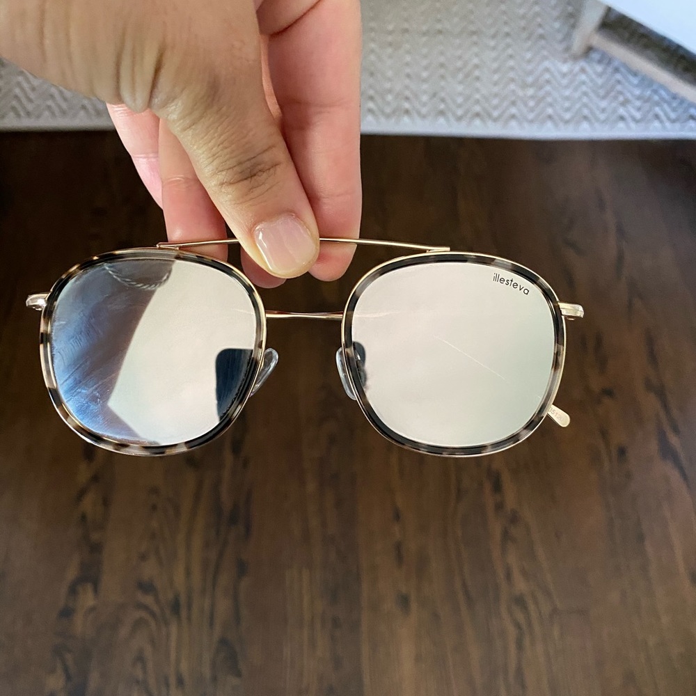 Brand new illesteva sunglass